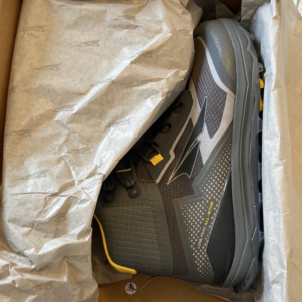 Altra Lone Peak All-Weather Mid boots (mens)